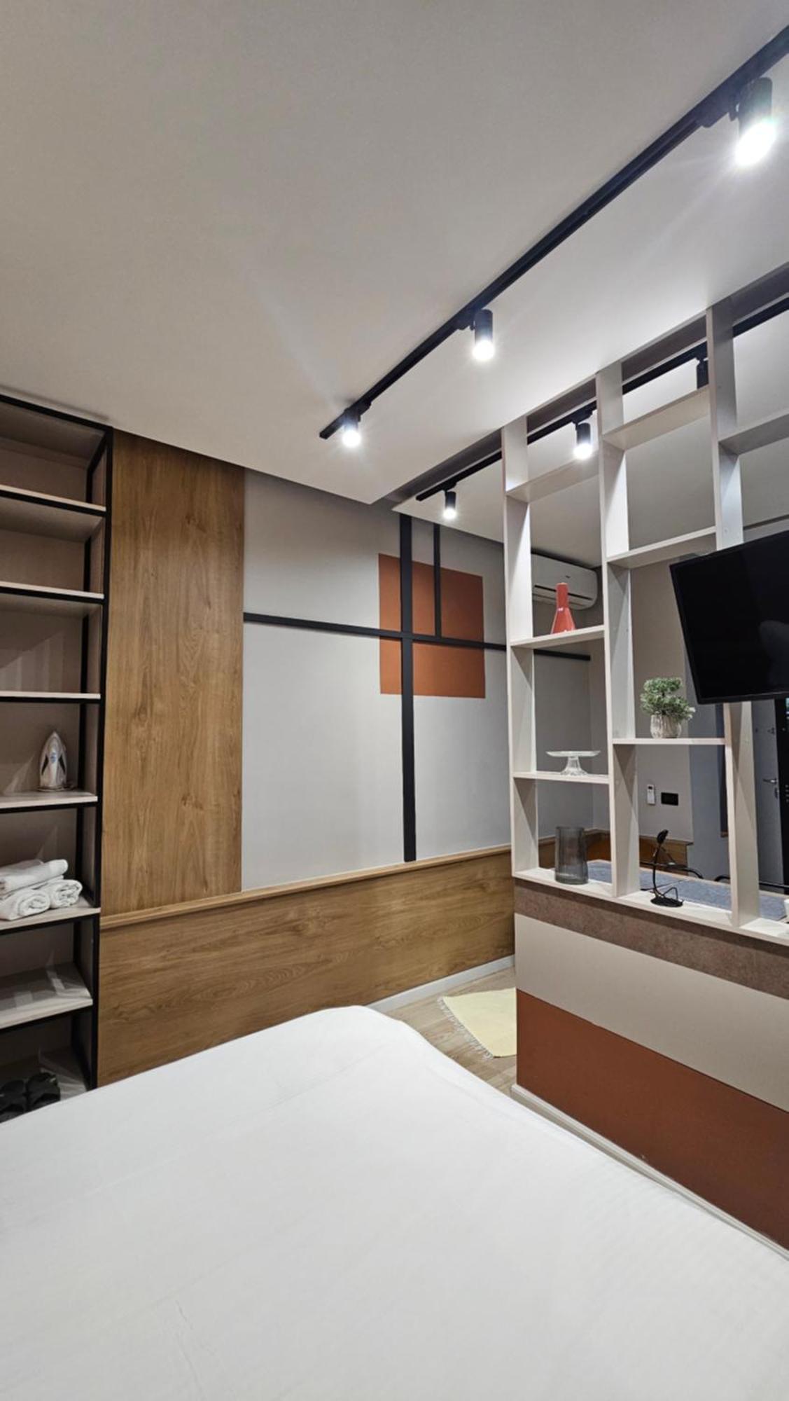 Tam Serviced Studio Apartment Myslym Shyri No2 Tirana Exteriör bild