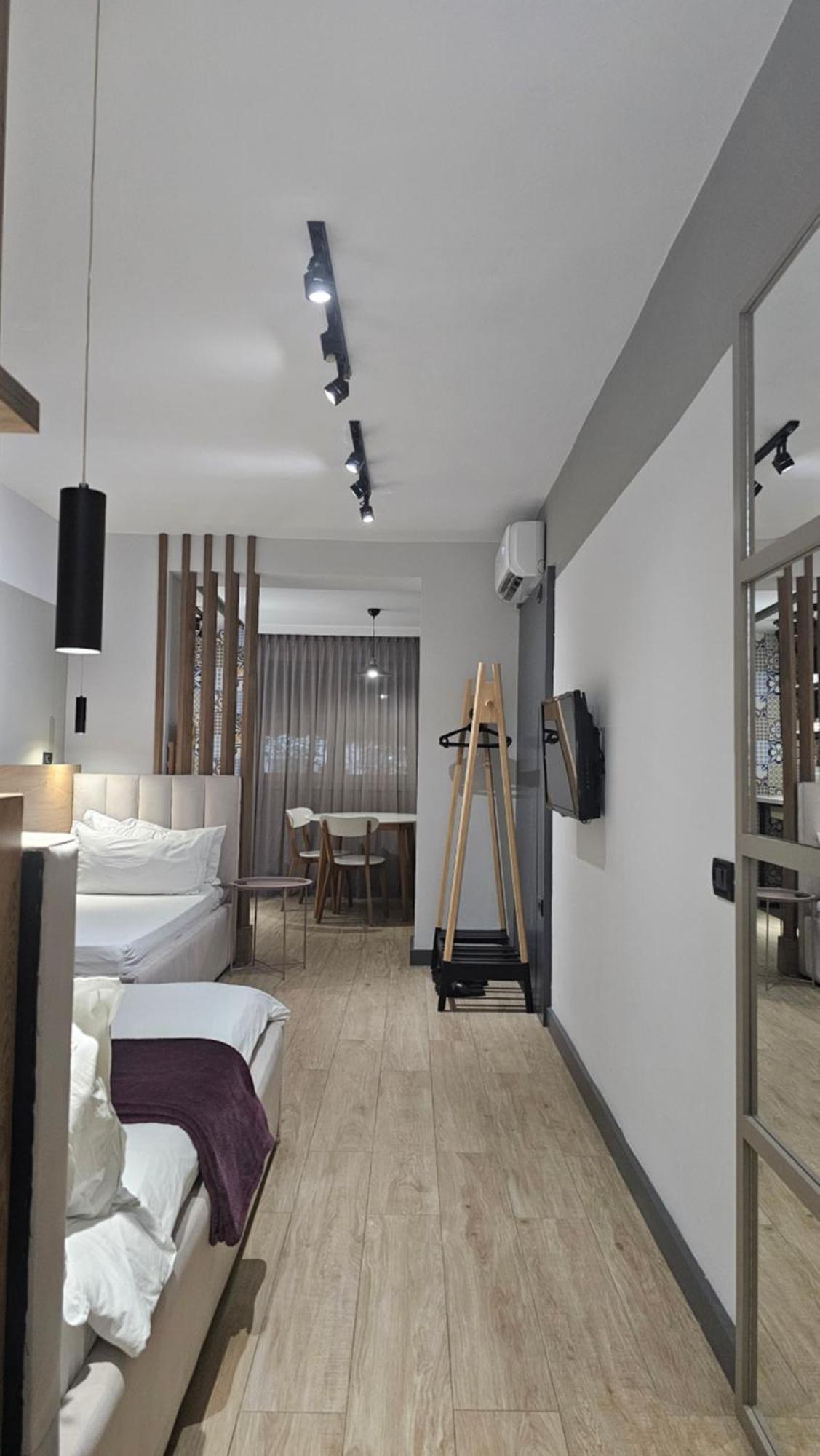 Tam Serviced Studio Apartment Myslym Shyri No2 Tirana Exteriör bild