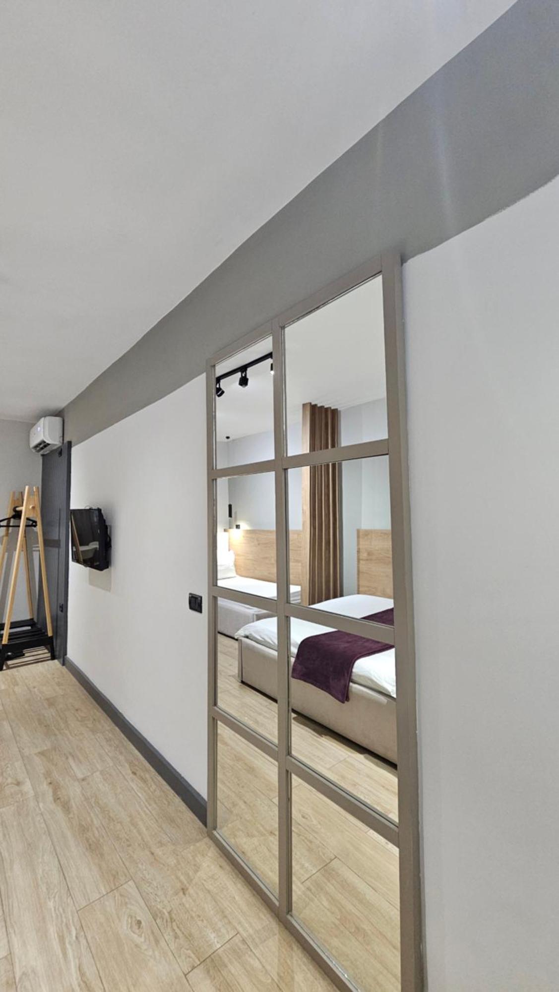 Tam Serviced Studio Apartment Myslym Shyri No2 Tirana Exteriör bild